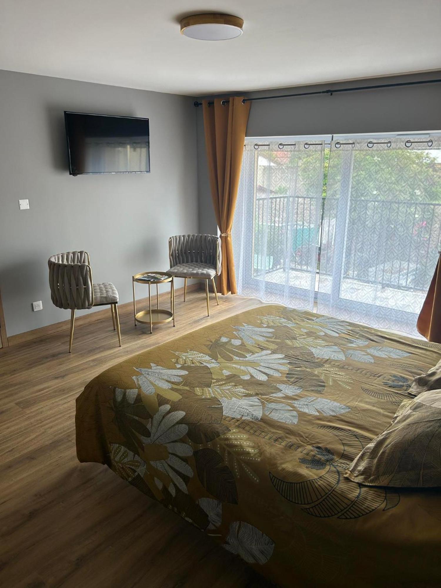 オータン Chez Marie Et Angel Bed & Breakfast エクステリア 写真